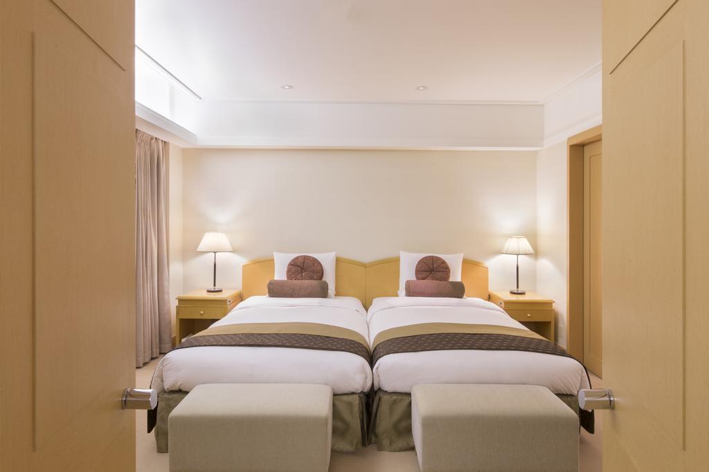 The Okura Tokyo Hotel Exterior foto A bedroom at the hotel
